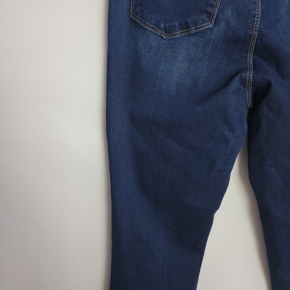 YMI size 13 Distressed Skinny Jeans - Picture 5 of 7